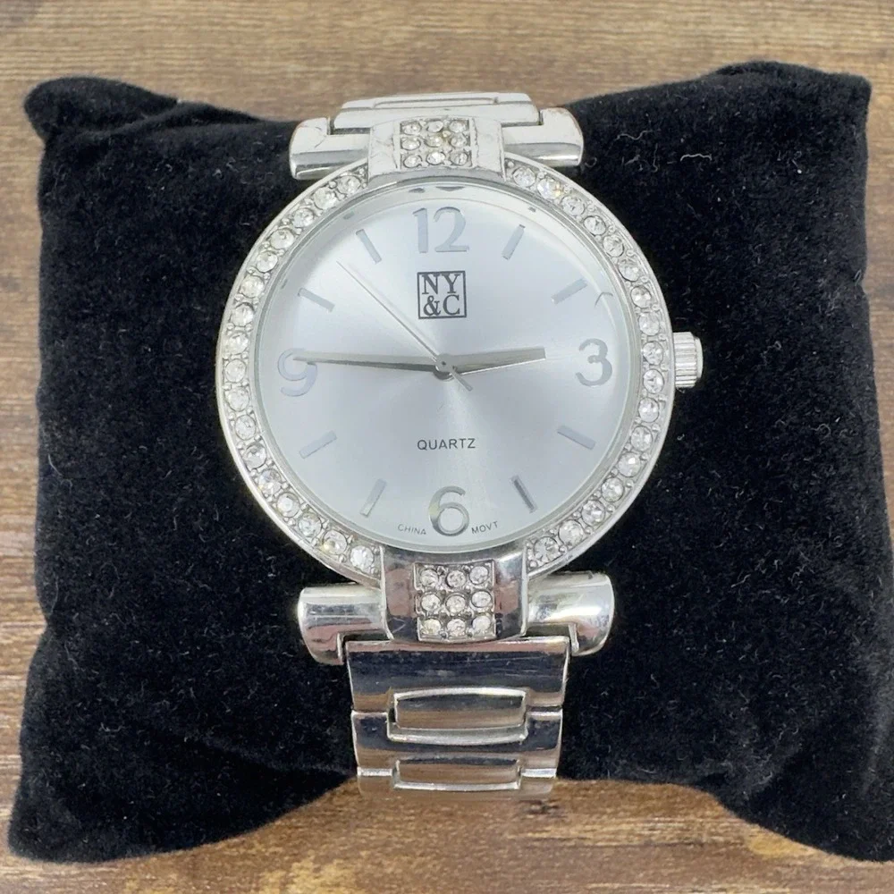 NY&C Women's Silver Tone Crystal Accent Classic‎ Watch New Battery !!